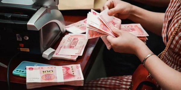 员工工资是不能扣的,怎么管理制约员工呢?