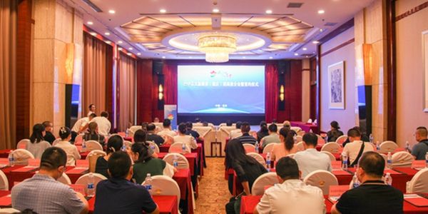 润滑油品牌推介会.jpg 推介会是润滑油终端快速拓展最有效的手段